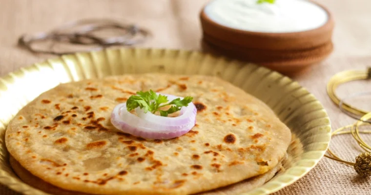 Aloo Pyaaz Paratha