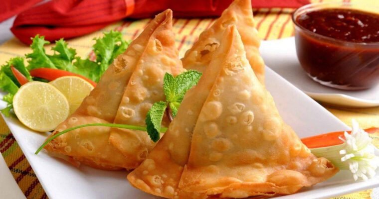 Singhare Ke Atte Ka Samosa